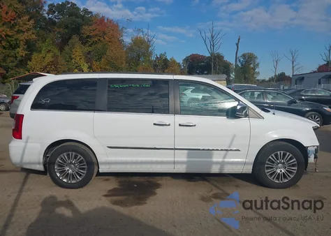 2015 Chrysler Town & Country Touring-L из США, поврежденный, VIN 2C4RC1CG1FR522549